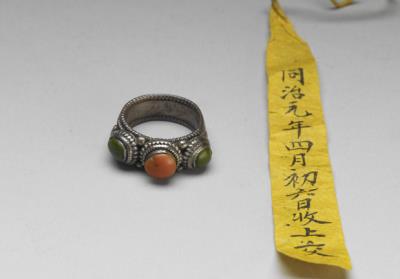 图片[2]-Silver ring with inlay of coral and turquoise, Qing dynasty, 18th c., Tibetan work-China Archive